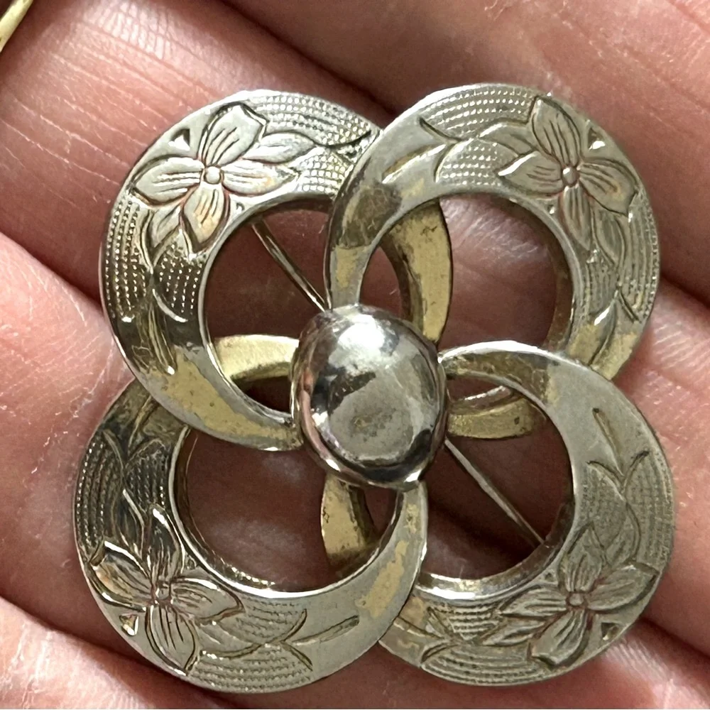 Vintage elegant signed brooch.